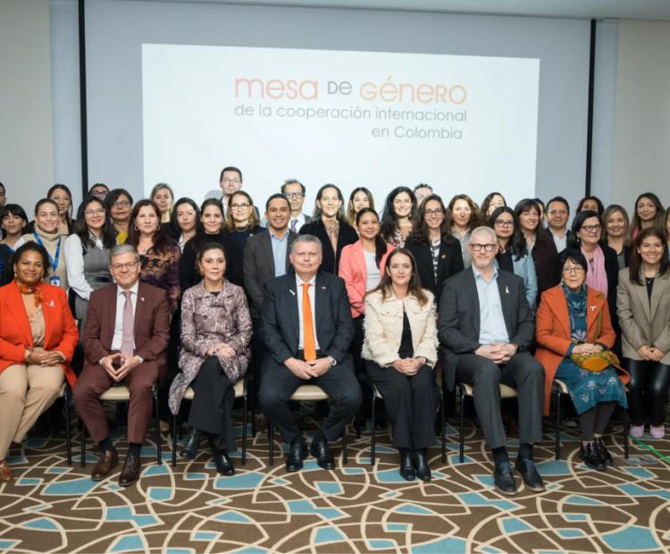 Mujeres en espacios de cooperación entre múltiples países